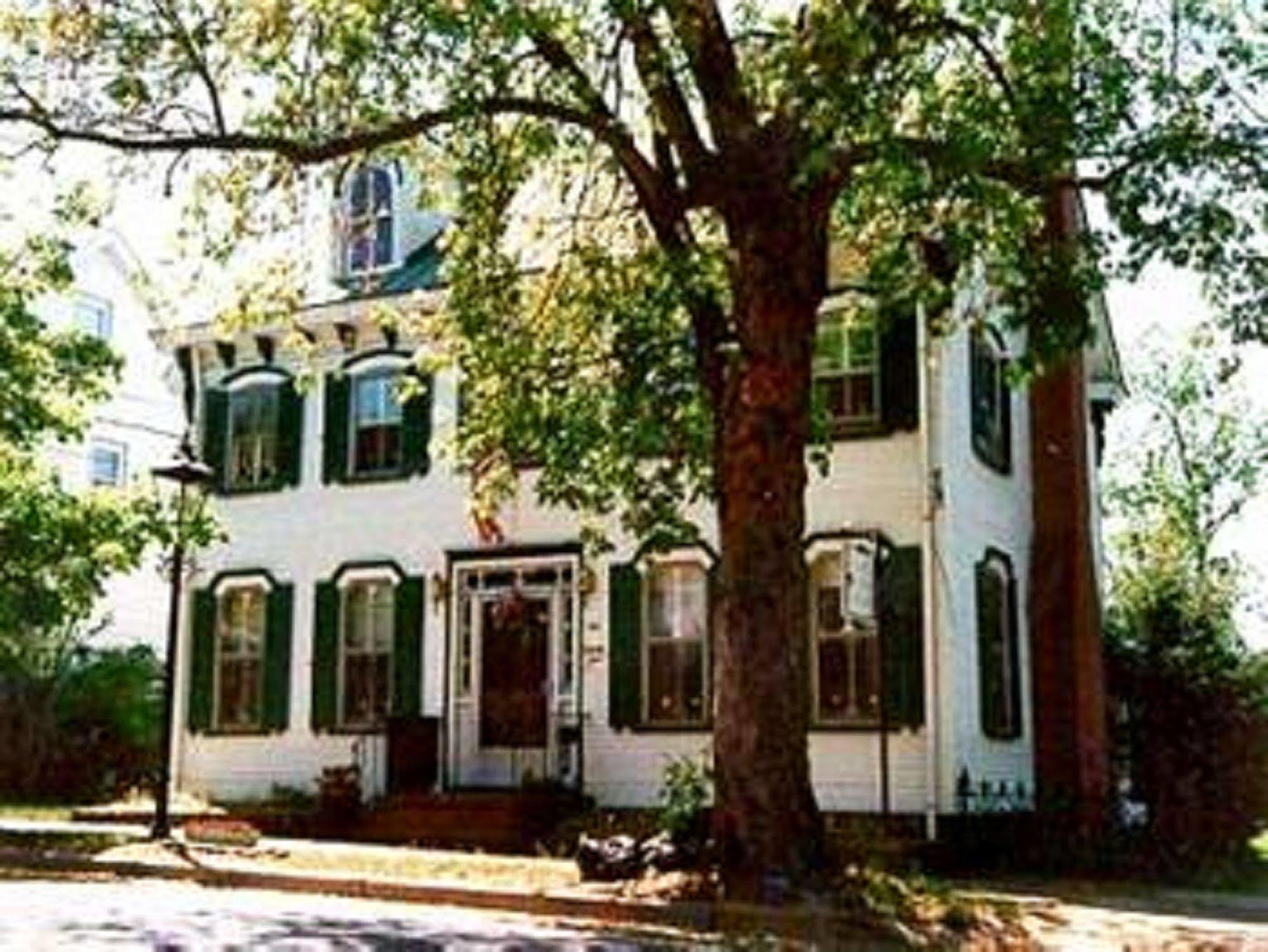 Isaac Hilliard House Bed And Breakfast ペンバートン エクステリア 写真
