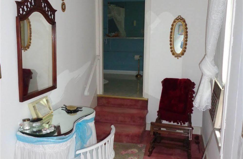 Isaac Hilliard House Bed And Breakfast ペンバートン エクステリア 写真